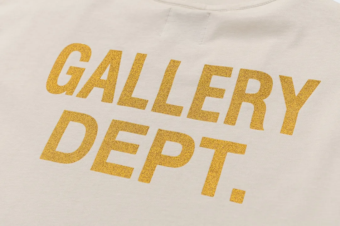 Model D139 Gallery dept American trendy brand offset printing ten gold powder printing, high street short-sleeved T-shirt, the printing is breathable, soft and non-sticky. After shrinking and shaping, it is soft, comfortable and breathable, does not pill, does not fade and does not change shape, S-XL, p106